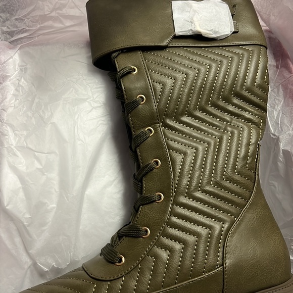 Olive Boot - Picture 6 of 7